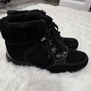 Sporto Mia Black Fur-Lined Ankle Boots, Suede Upper. Size 9